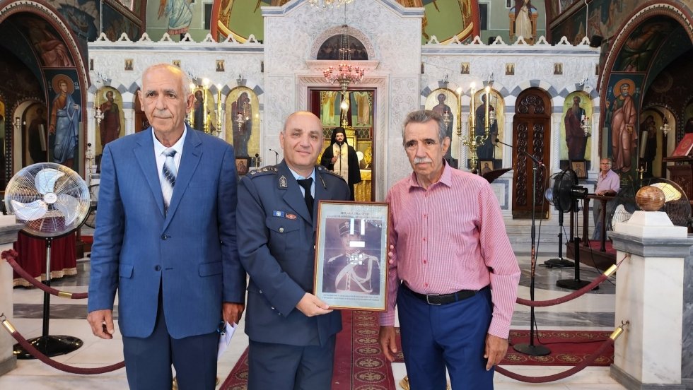 Η ένωση Α.Α.Ν Κορινθίας τίμησε στην εορτή των αποστράτων τον ήρωα Ανθυπομοίραρχο ΓΑΝΤΕ Μιχάλη